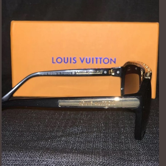 Louis Vuitton Sunglasses - Picture 7 of 7